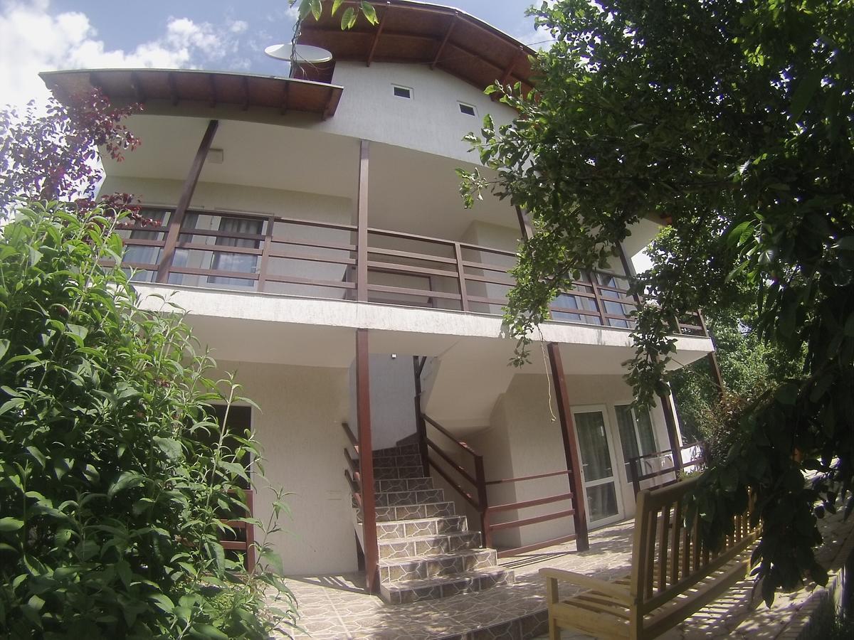 Guest House Leto Dolinka Εξωτερικό φωτογραφία